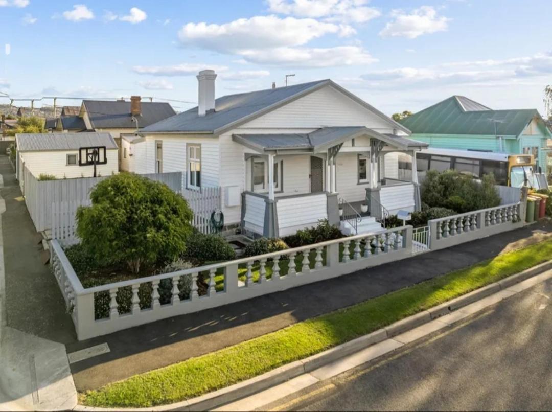 Three Bedrooms Hermay Cottage Invermay Exterior photo